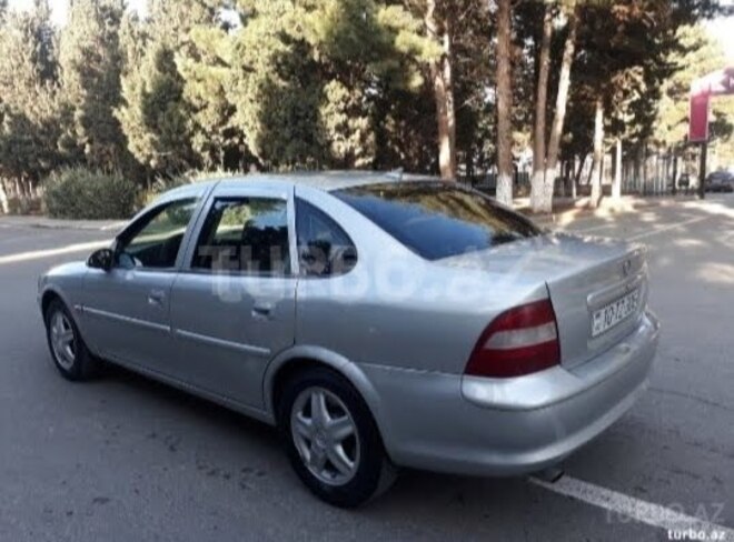 Opel Vectra 1997, 380,000 km - 2.0 л - Xudat