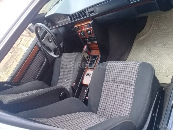Mercedes E 200 1992, 455,588 km - 2.0 l - Sumqayıt