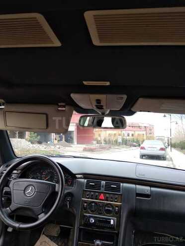 Mercedes E 230 1995, 256,382 km - 2.3 l - Bakı
