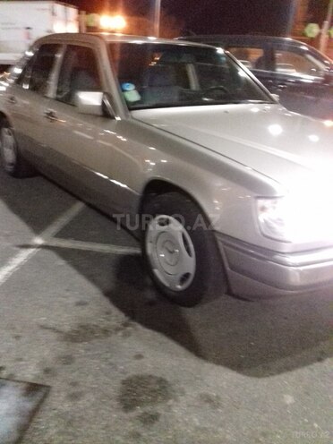 Mercedes E 230 1993, 404,000 km - 2.3 л - Bakı