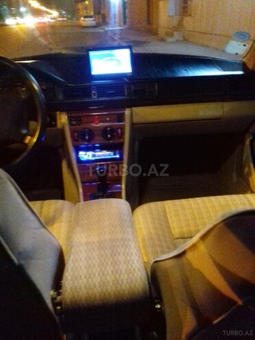 Mercedes E 230 1993, 404,000 km - 2.3 л - Bakı