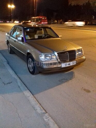 Mercedes E 230 1993, 404,000 km - 2.3 л - Bakı