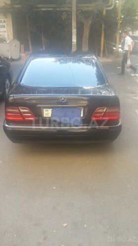 Mercedes E 280 1999, 210,000 km - 2.4 l - Bakı