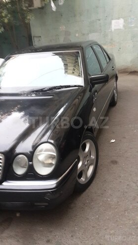 Mercedes E 280 1999, 210,000 km - 2.4 l - Bakı