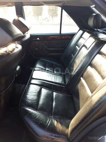 Mercedes E 220 1995, 272,000 km - 2.2 л - Gəncə