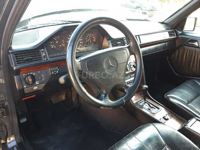 Mercedes E 220 1995, 272,000 km - 2.2 л - Gəncə