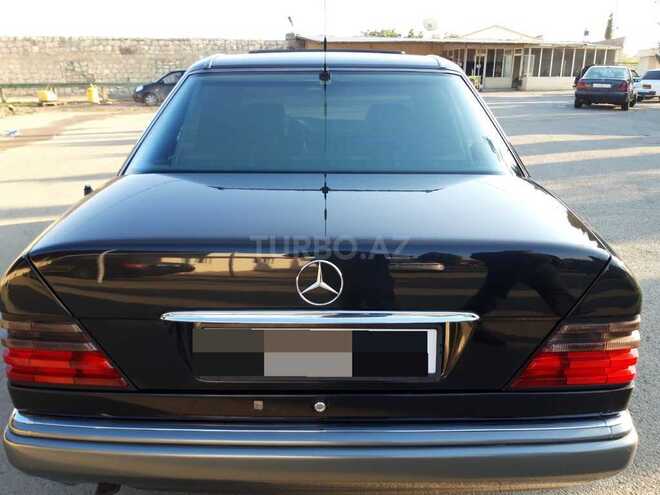 Mercedes E 220 1995, 272,000 km - 2.2 л - Gəncə