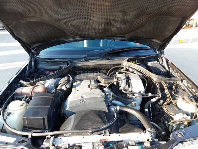 Mercedes E 220 1995, 272,000 km - 2.2 л - Gəncə