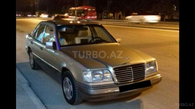 Mercedes E 220 1993, 399,000 km - 2.2 л - Bakı