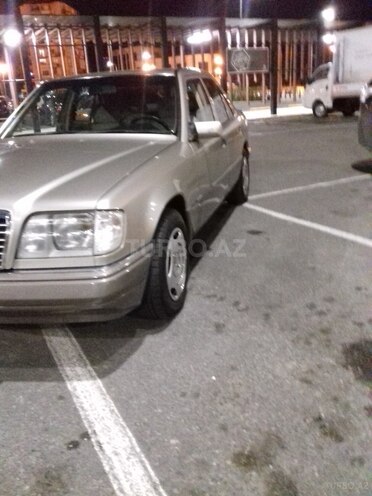 Mercedes E 220 1993, 399,000 km - 2.2 л - Bakı