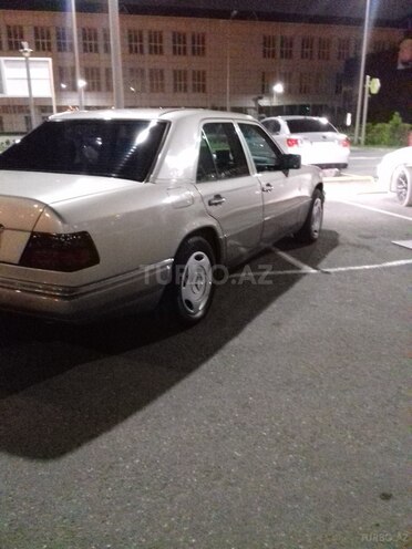 Mercedes E 220 1993, 399,000 km - 2.2 л - Bakı