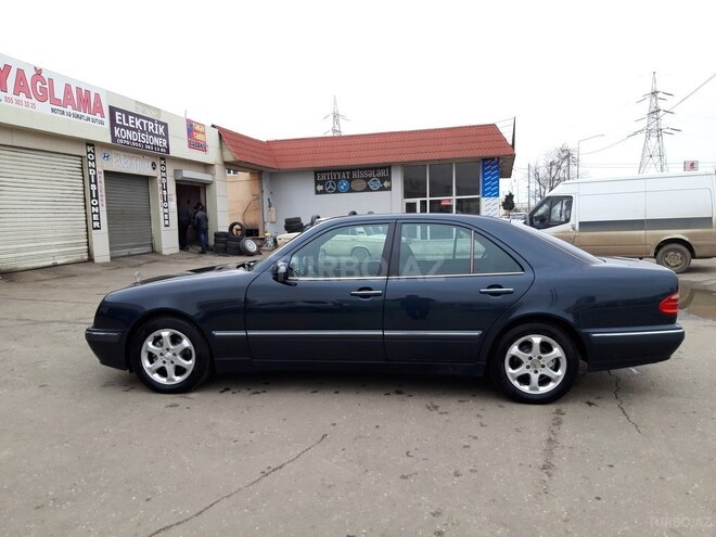 Mercedes E 240 2000, 270,000 km - 2.6 l - Sumqayıt