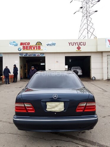 Mercedes E 240 2000, 270,000 km - 2.6 l - Sumqayıt