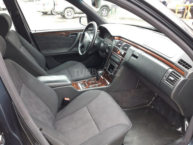 Mercedes E 240 2000, 270,000 km - 2.6 l - Sumqayıt