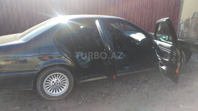 BMW 520 1996, 350,000 km - 2.0 l - Qusar
