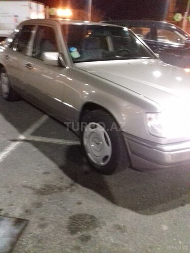 Mercedes E 230 1993, 399,000 km - 2.3 л - Bakı