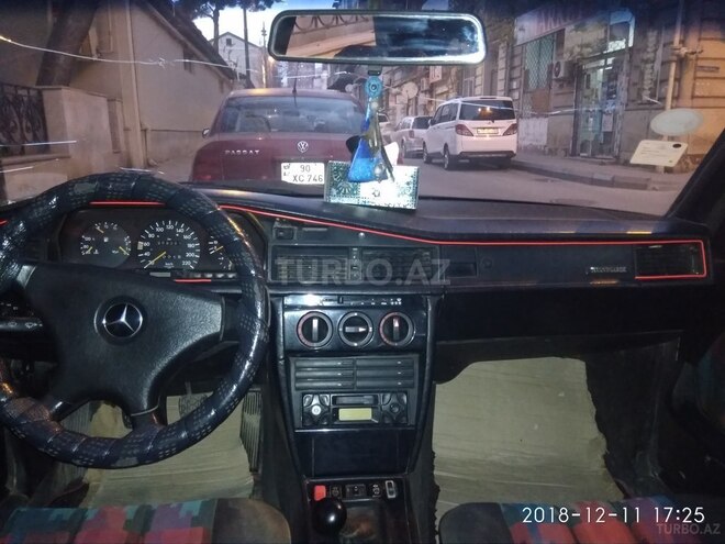 Mercedes 190 1992, 269,292 km - 1.8 л - Bakı