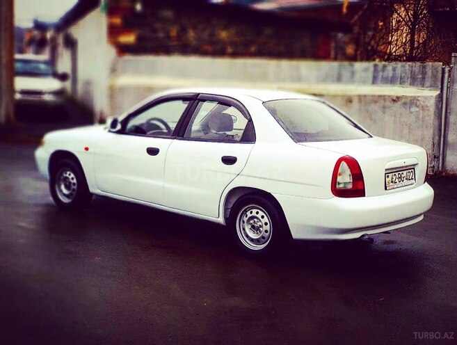Daewoo Nubira 2000, 300,009 km - 1.6 l - Qax
