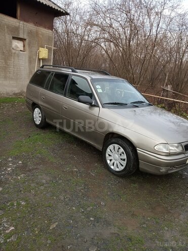 Opel Astra 1995, 356,000 km - 1.6 l - Oğuz
