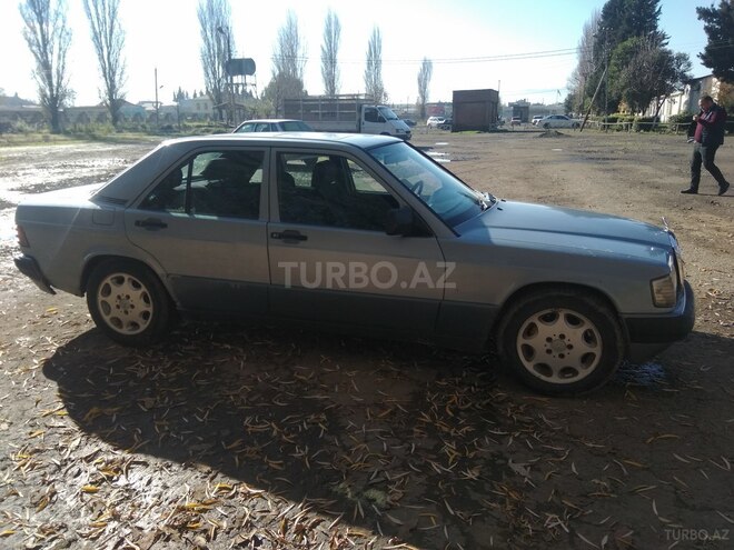 Mercedes 190 1992, 200,000 km - 2.0 л - Masallı
