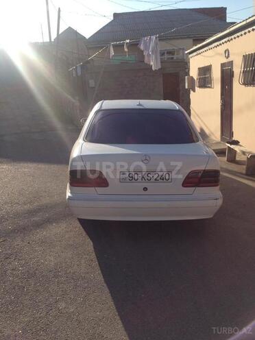 Mercedes E 240 2000, 264,500 km - 2.6 л - Bakı