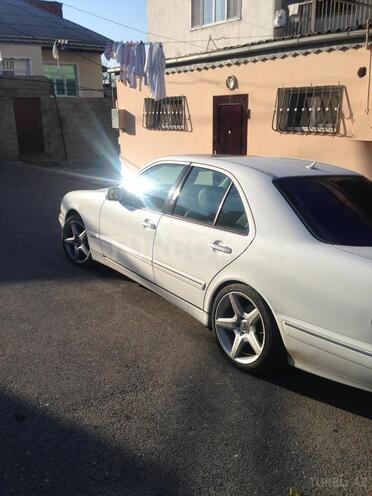Mercedes E 240 2000, 264,500 km - 2.6 л - Bakı