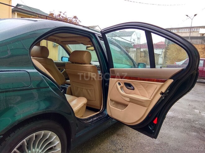 BMW 528 1998, 269,560 km - 2.8 l - Bakı