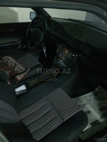 Mercedes E 300 1987, 43,300 km - 3.0 l - Bakı