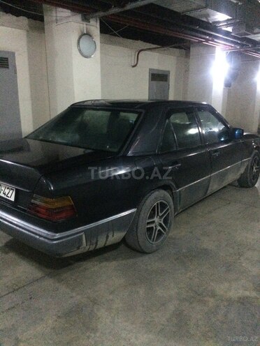 Mercedes E 300 1987, 43,300 km - 3.0 l - Bakı