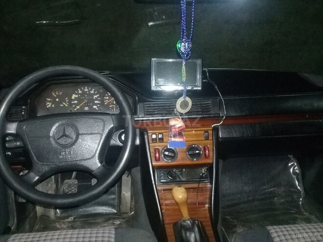 Mercedes E 200 1994, 350,000 km - 2.0 l - Ağcabədi