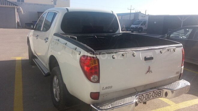 Mitsubishi L200 2008, 180,000 km - 2.5 l - Bakı