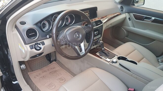 Mercedes C 250 2013, 62,800 km - 2.0 л - Bakı