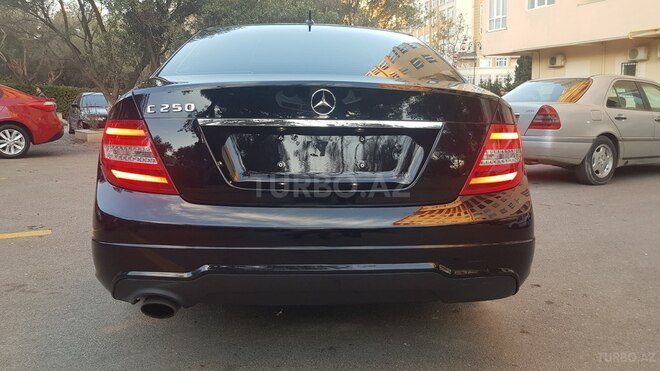 Mercedes C 250 2013, 62,800 km - 2.0 л - Bakı