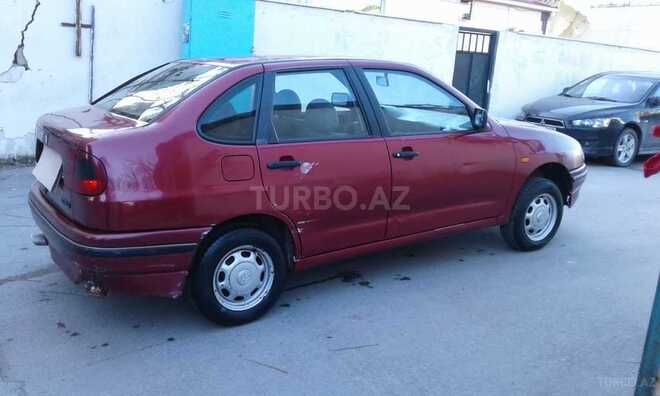Volkswagen Polo 1995, 80,000 km - 1.5 l - Bakı