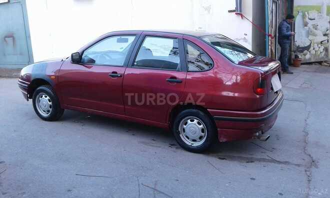 Volkswagen Polo 1995, 80,000 km - 1.5 l - Bakı