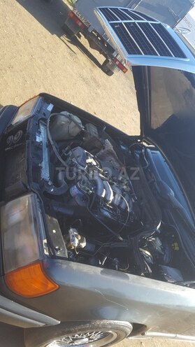Mercedes E 250 1988, 254,345 km - 2.5 l - Cəlilabad