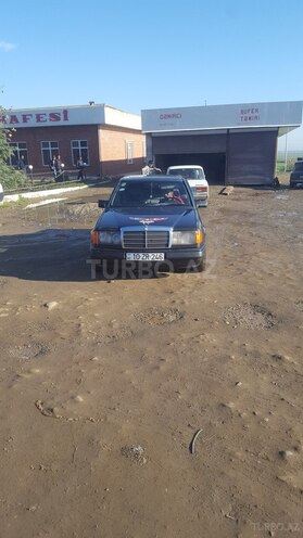 Mercedes E 250 1988, 254,345 km - 2.5 l - Cəlilabad
