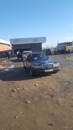Mercedes E 250 1988, 254,345 km - 2.5 l - Cəlilabad