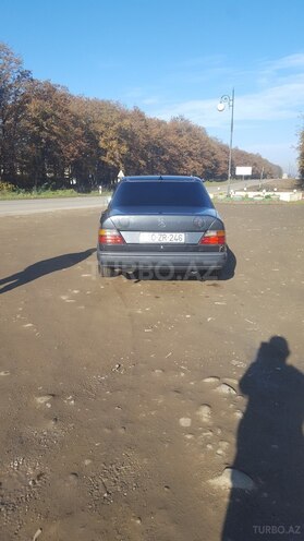 Mercedes E 250 1988, 254,345 km - 2.5 l - Cəlilabad