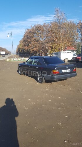 Mercedes E 250 1988, 254,345 km - 2.5 l - Cəlilabad