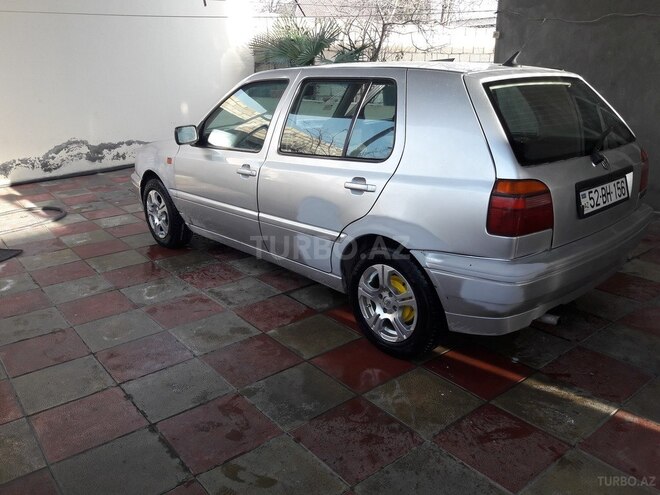 Volkswagen Golf 1994, 2,568,900 km - 1.5 l - Gəncə