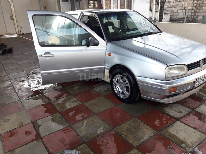 Volkswagen Golf 1994, 2,568,900 km - 1.5 l - Gəncə