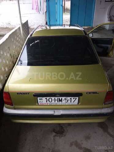 Opel  1986, 570,000 km - 1.5 л - Quba