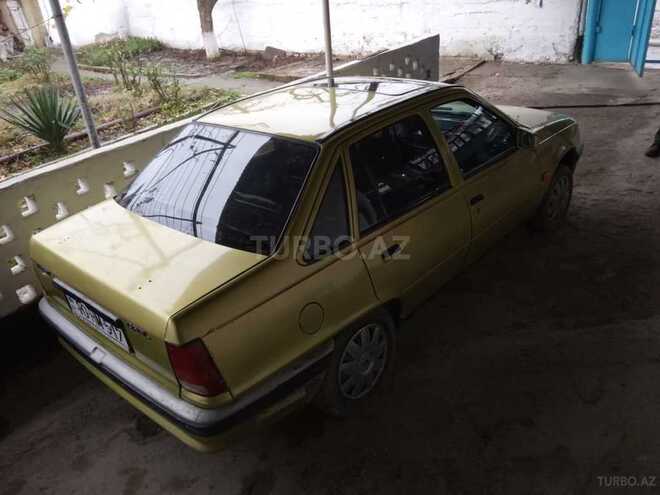 Opel  1986, 570,000 km - 1.5 л - Quba