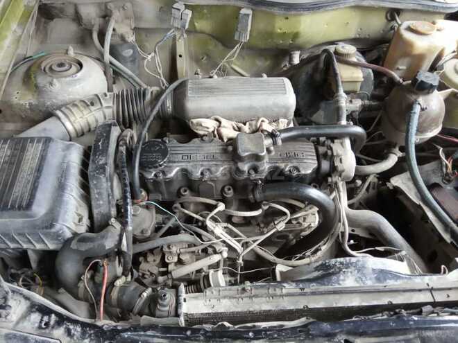 Opel  1986, 570,000 km - 1.5 л - Quba