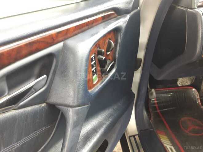 Mercedes E 220 1997, 361,000 km - 2.2 л - Sumqayıt
