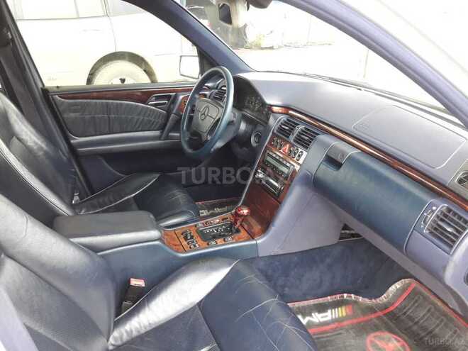 Mercedes E 220 1997, 361,000 km - 2.2 л - Sumqayıt