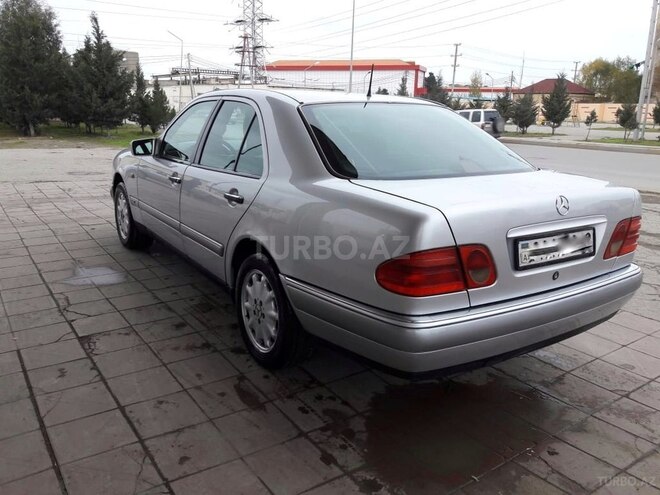 Mercedes E 220 1997, 361,000 km - 2.2 л - Sumqayıt