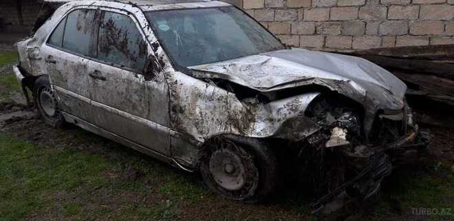 Mercedes C 230 1999, 228,000 km - 2.3 l - Bakı