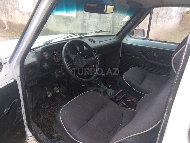 LADA (VAZ) Niva 1987, 780,000 km - 1.7 l - Qusar